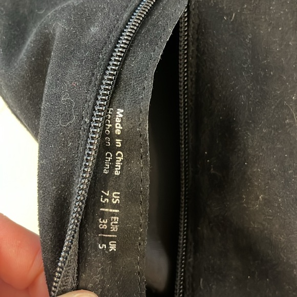 Over the knee black boots size 7.5 - Picture 7 of 8